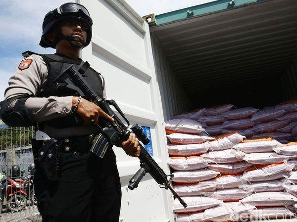 Polisi Gagalkan Penyelundupan Pupuk Ilegal