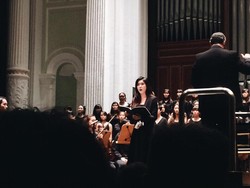 Serunya Mengikuti Isyana Sarasvati Konser Opera di Singapura