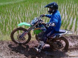 Kang Yoto Bupati Bojonegoro Hobi Blusukan dengan Motor Trail