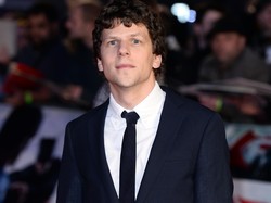 Dermawan Banget, Aktor Jesse Eisenberg Donorkan Ginjalnya ke Orang Asing