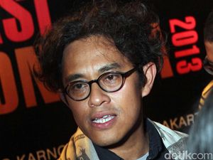 Riri Riza Sebut Film Bebas Sing-Along Jadi Kado Terindah