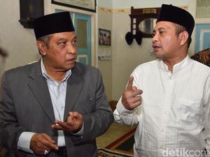 Peran UMKM sebagai Jaring Pengaman Sosial-Ekonomi Kerakyatan Peran UMKM sebagai Jaring Pengaman Sosial-Ekonomi Kerakyatan