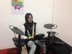 Jago Main Drum, Peserta Ini Bawakan Lagu Maroon 5 di Sunsilk Hijab Hunt 2016