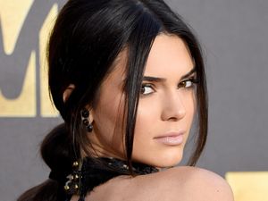 Perhatikan Cara Keramas, Salah-salah Bisa Bikin Punggung Jerawatan