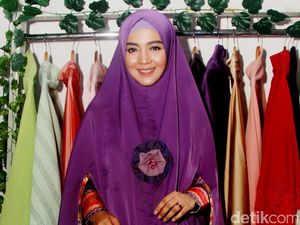 Manisnya Nuri Maulida Berhijab Syari Ungu Manisnya Nuri Maulida Berhijab Syari Ungu