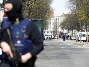 Italia Tangkap Pria Aljazair yang Diduga Bantu Serangan Paris Italia Tangkap Pria Aljazair yang Diduga Bantu Serangan Paris