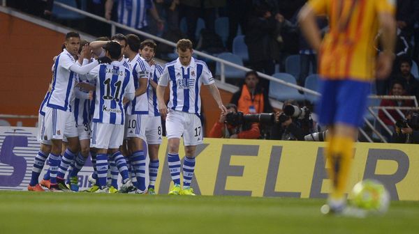 Sociedad Tumbangkan Barcelona