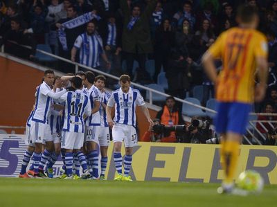 Sociedad Tumbangkan Barcelona