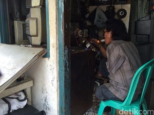 Suka Duka Agus Jadi Tukang Servis Elektronik: Disepelekan Hingga Diberi TV Suka Duka Agus Jadi Tukang Servis Elektronik: Disepelekan Hingga Diberi TV