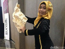 Hijabers Madura Unjuk Bakat Tari dengan Keripik Raksasa di Sunsilk Hijab Hunt