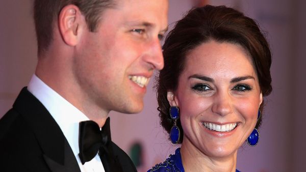 Stunning! Kate Middleton Anggun Bergaun Biru di India