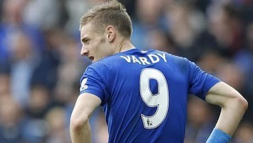 Bebat Biru di Lengan Kanan Vardy