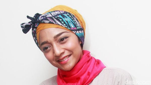 Gaya Hijab Turban ala Marsha Chikita Fawzi