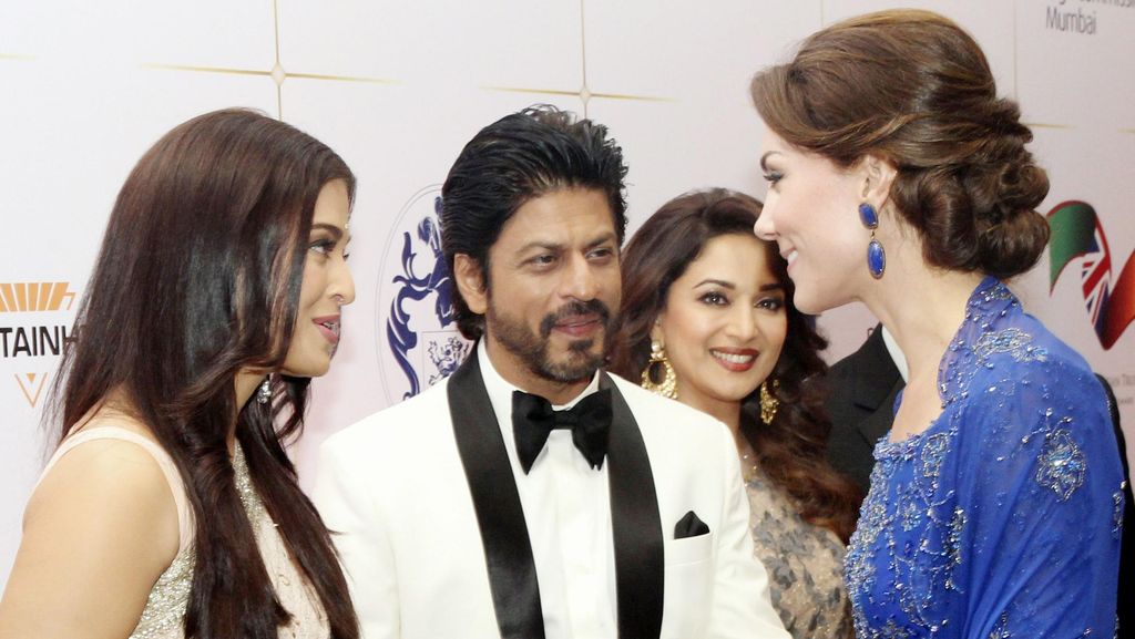 Shah Rukh Khan dan Aishwarya Rai Ngobrol Bareng William dan Kate
