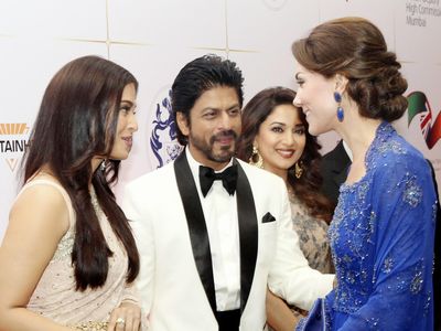 Shah Rukh Khan dan Aishwarya Rai Ngobrol Bareng William dan Kate
