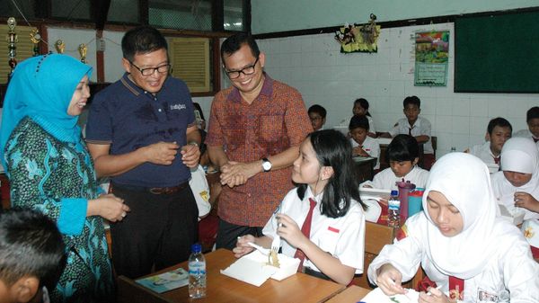 Pekan Sarapan Nasional di SDN Dr Soetomo V Surabaya