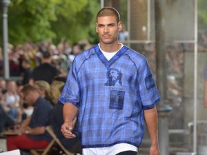 Setelah Syal Ivanka Trump, Giliran Kaus Givenchy Ditarik dari Pasaran