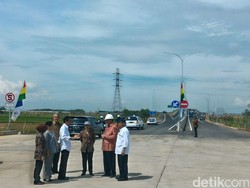 Tinjau Tol Brebes, Jokowi: Pembangunannya Sudah dari 20 Tahun Lalu