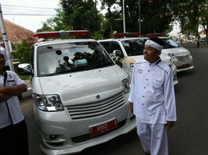 Siapkan Dana, Bupati Dedi Larang Pungutan Bantuan Masjid di Jalan