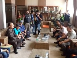 Warga Datangi Wali Kota Mojokerto Tuntut Tempat Karaoke Ditutup