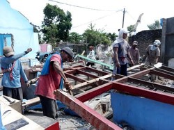 Batas Terakhir Pengosongan eks Lokalisasi Kedung Banteng, Warga Bongkar Sendiri Bangunannya