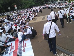 Aksi Massa Menyoal Politisasi Pendamping Desa Digelar di Silang Monas