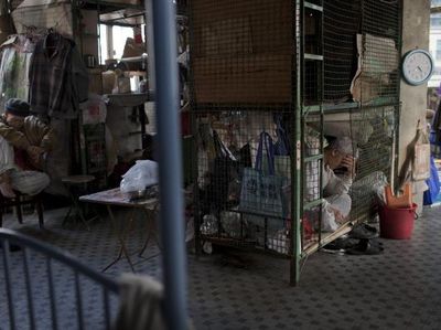 Potret Manusia Kandang di Balik Gemerlap Hong Kong