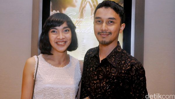 Tika Bravani Gandeng Dimas Aditya di Premiere Surat Cinta untuk Kartini