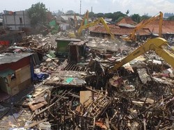 Begini Penampakan dari Udara Alat Berat Meratakan Kampung Luar Batang