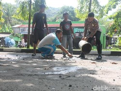 Banyak Jalan Berlubang, Satlantas Polres Sukabumi Buat Gerakan Aksi Tambal Jalan
