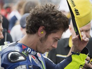 Crash Pertama Rossi Setelah 24 Balapan Crash Pertama Rossi Setelah 24 Balapan