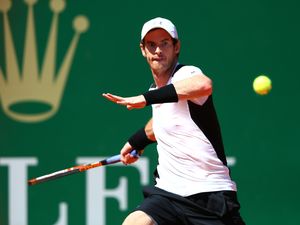 Murray Langsung Kerja Keras, Federer Menang Mudah