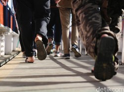 Jalanan Tiba-tiba Retak Dekat Gedung Bertingkat China, Ribuan Dievakuasi