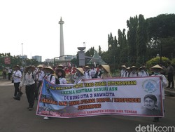 Massa Aksi Minta Mendes Cabut Keputusan Soal Pendamping Dana Desa