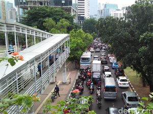 Uji Coba Penghapusan 3 in 1, Penumpukan Kendaraan Terjadi di Semanggi Uji Coba Penghapusan 3 in 1, Penumpukan Kendaraan Terjadi di Semanggi