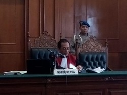 Hakim Tunggal PN Surabaya Kabulkan Permohonan Praperadilan La Nyalla
