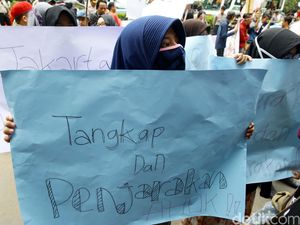 Aksi Demo desak KPK Tahan Ahok