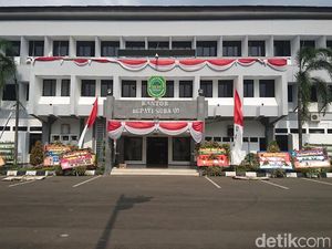 KPK Geledah Kantor Bupati Subang