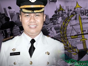 Persinggahan Pertama Eks Bupati Subang Ojang Usai Bebas Bersyarat Persinggahan Pertama Eks Bupati Subang Ojang Usai Bebas Bersyarat