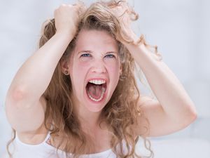 Pengakuan Wanita yang Mengalami Kebotakan Setelah Pakai Dry Shampoo