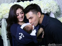 Dikaruniai 3 Anak, Jonathan Frizzy dan Istri Sepakat Langsung KB