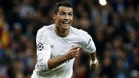 Cristiano Ronaldo merayakan gol usai membobol gawang Wolfsburg dalam pertandingan yang dihelat di Santiago Bernabeu. Juan Medina/Reuters/detikFoto.