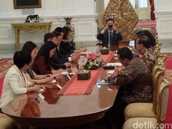 Presiden Jokowi Temui Perwakilan Partai Komunis China