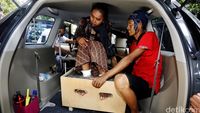 Aksi 9 Wanita Cor kaki Bertahan di LBH