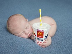 Gemas! Foto Bayi yang Jadi Model Restoran McDonalds