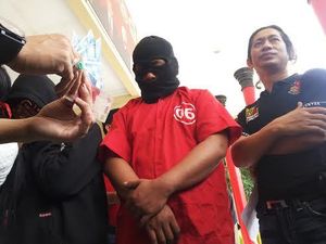 Pria ini Jual Gadis di Bawah Umur Berkedok Jual Baju Online Pria ini Jual Gadis di Bawah Umur Berkedok Jual Baju Online