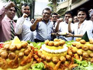 Dhani cs Syukuran Atas Pemeriksaan Ahok