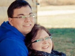 Langka! Pengantin Baru Ini Tunggu Kelahiran Bayi Kembar Empat Identik