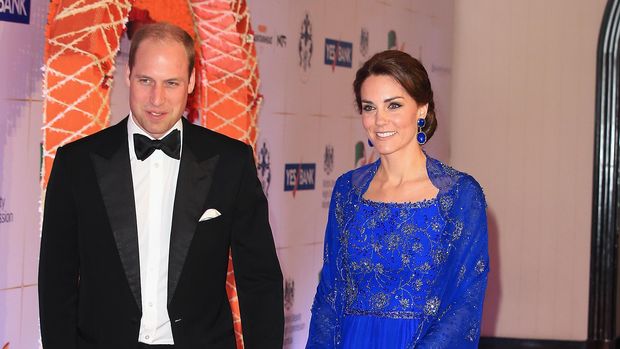 MUMBAI, INDIA - APRIL 10:  Catherine, Duchess of Cambridge and Prince William, Duke of Cambridge arrive for a Bollywood Inspired Charity Gala at the Taj Mahal Palace Hotel during the royal visit to India and Bhutan on April 10, 2016 in Mumbai, India.  (Photo by Chris Jackson/Getty Images)