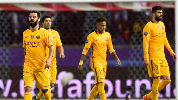 Pesaing Menunggu Barca Terjungkal